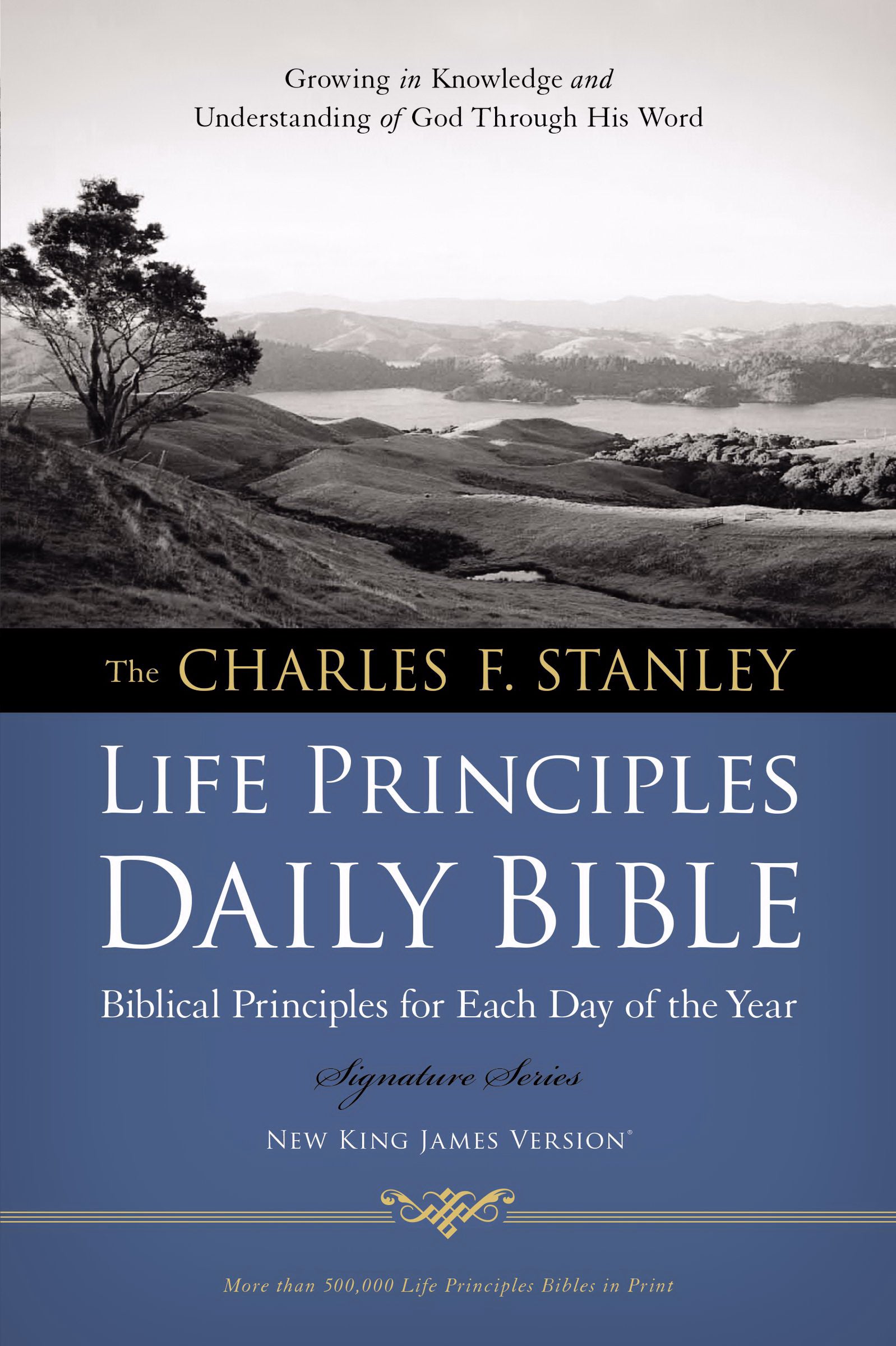 Image of NKJV Life Principles Daily Bible: Paperback other